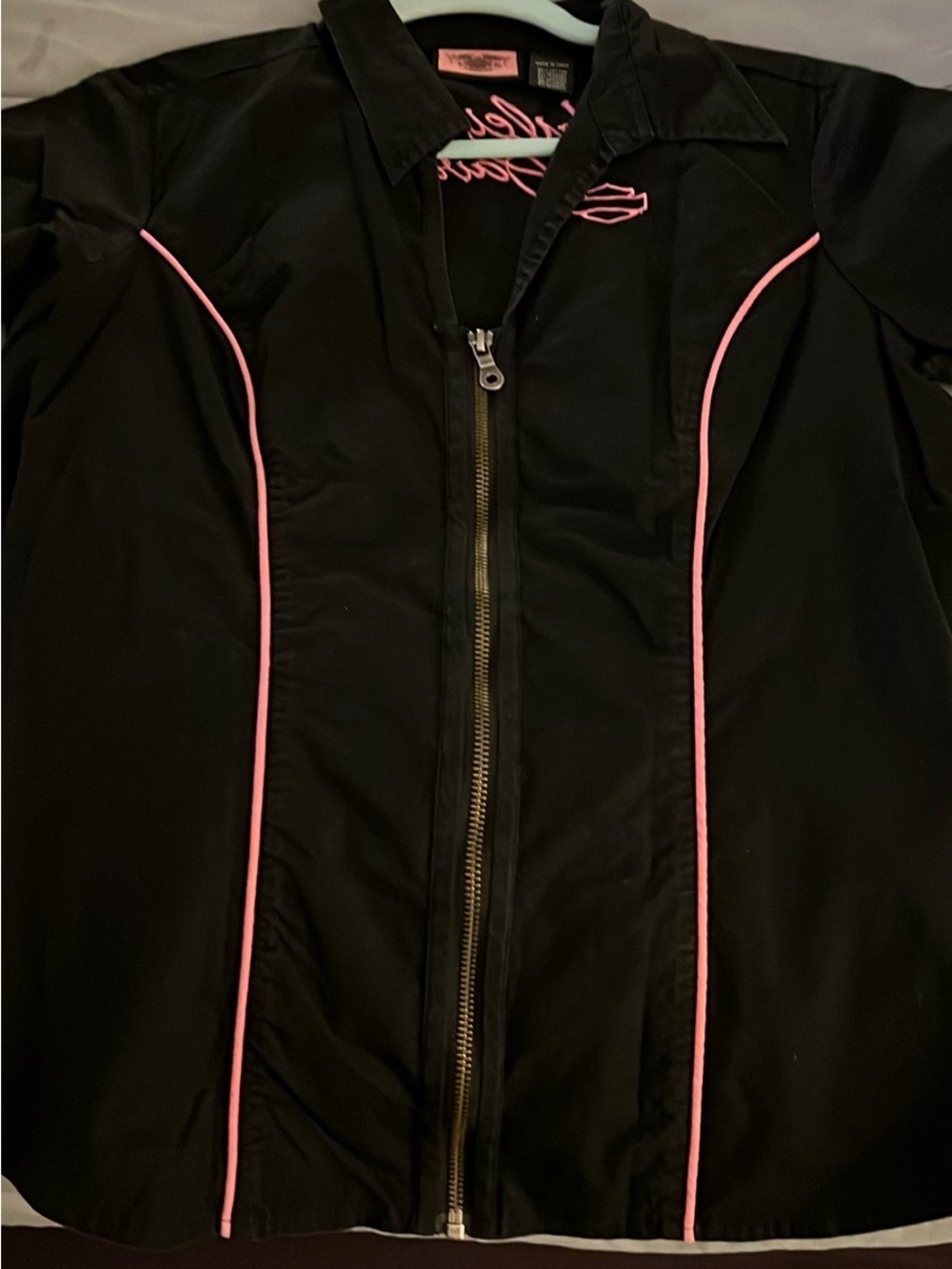 Pre-loved Harley-Davidson Black Women's Zip Front Blouse with Pink Piping